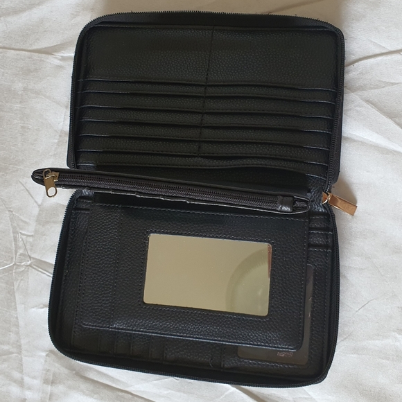 1 DAY SALE 🎉 | LARGE WALLET | Python Skin Clutch - Picture 12 of 16